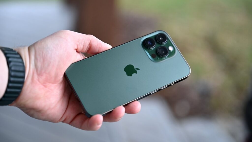 47523 92824 New Alpine Green iPhone 13 Pro xl