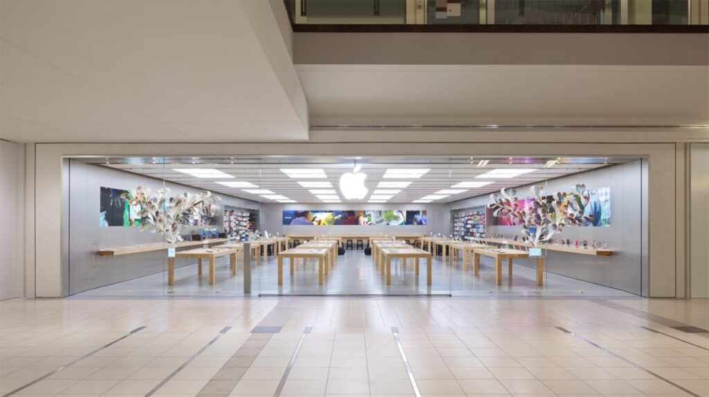 Apple circulating anti-union talking points to retail store managers