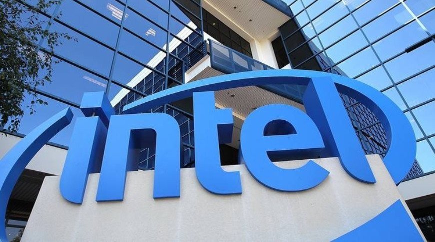 Chip shortages expected until 2024 says Intel CEO