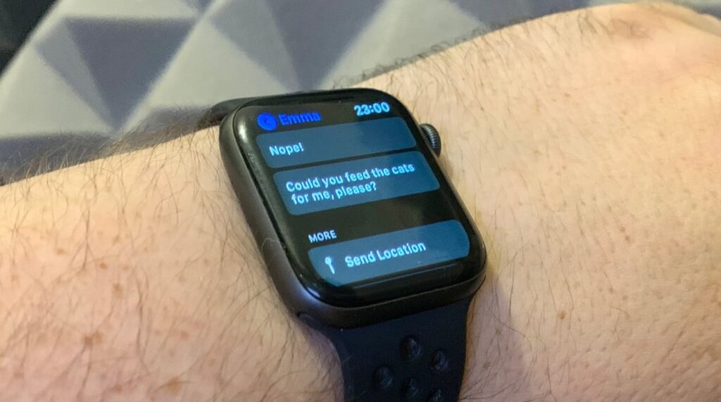 How to customize your Apple Watch default message responses