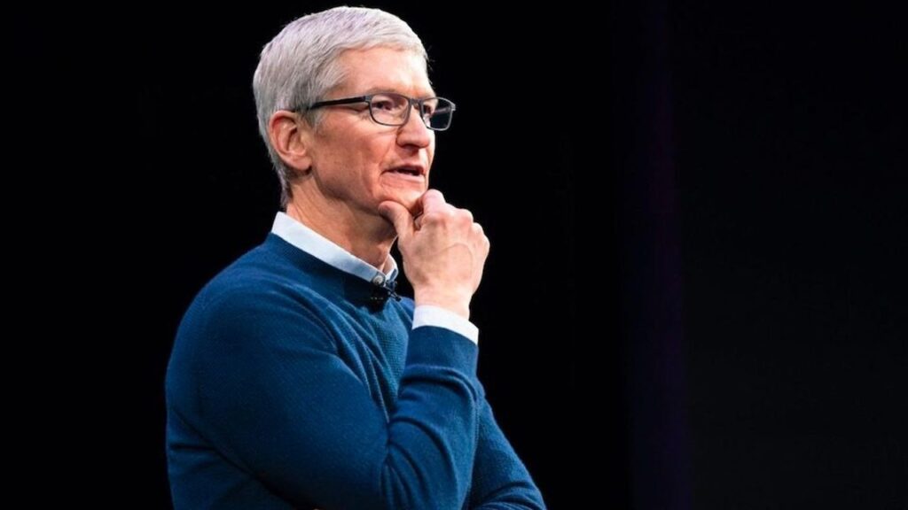 Apple's Tim Cook delivers commencement address at Gallaudet University