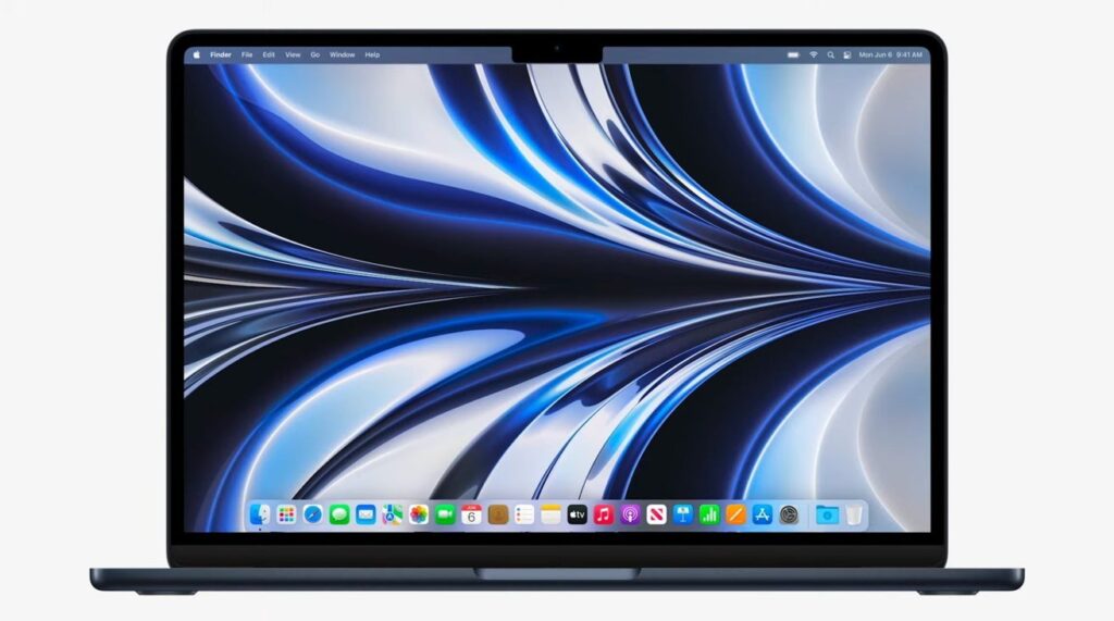 M2 MacBook Air matches 13-inch MacBook Pro in first benchmark