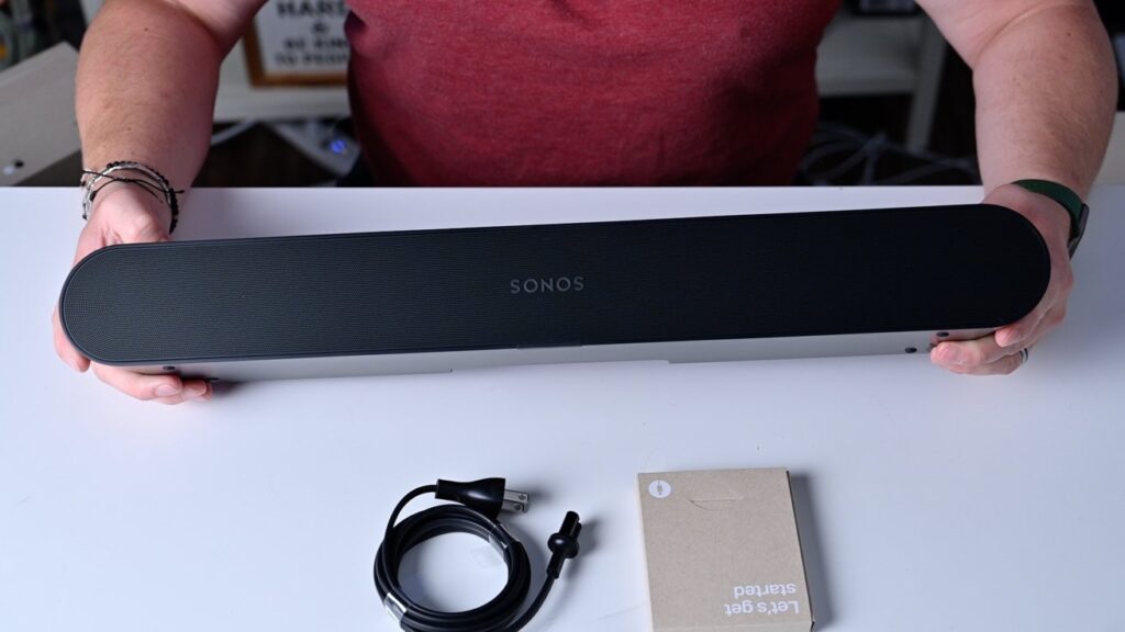 49444 96639 Sonos Ray in Hand xl