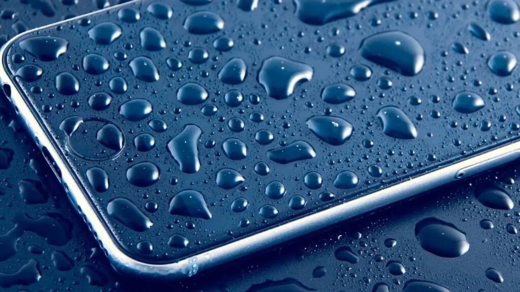 iPhone recovered from ocean after seven hours underwater