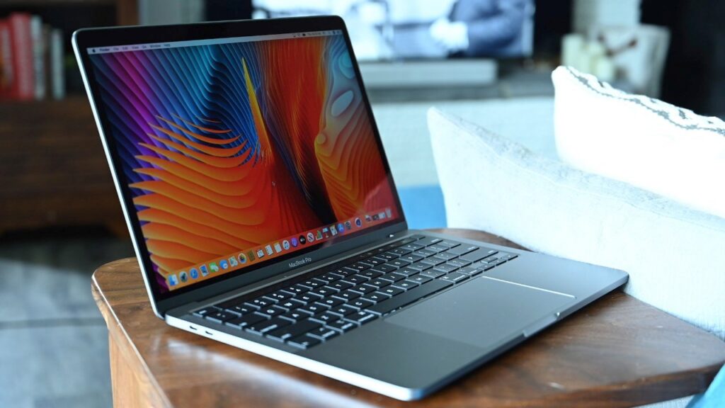 49526 96871 13 inch MacBook Pro side 2 xl