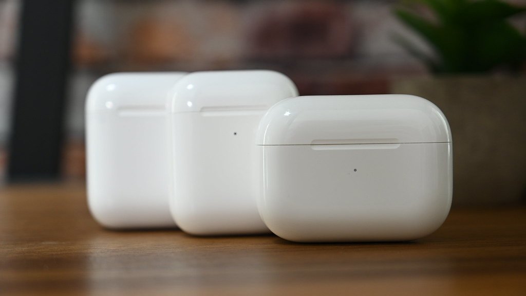 Stolen AirPods lead to high-speed chase and arrests